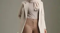 14 Inspirasi Outfit Cewek Pendek Hijab, Bikin Tampak Jenjang &amp; Memesona