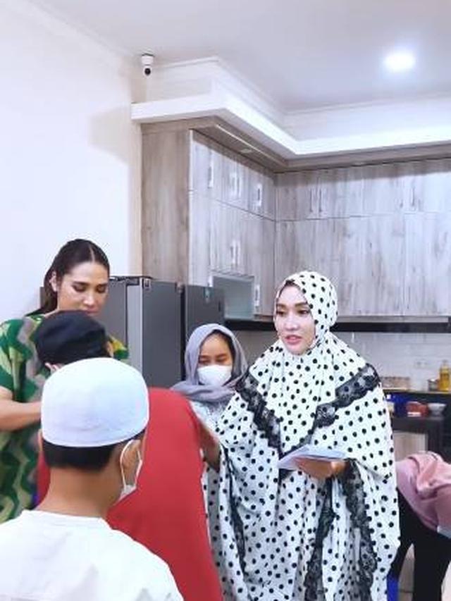 Akun Instagram Kembali, Ini 7 Momen Lucinta Luna Gelar Tasyakuran Bersama Anak Yatim