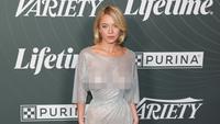 Gaya Sydney Sweeney Pakai Gaun Telanjang, Bicara tentang Operasi Plastik