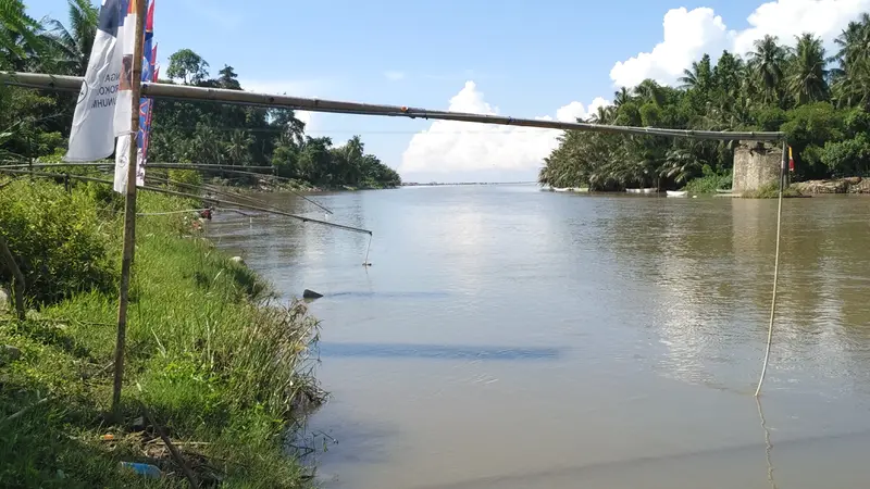 Warga Suku Ini Masih Menggali Mata Air Ketika Sungai Kering