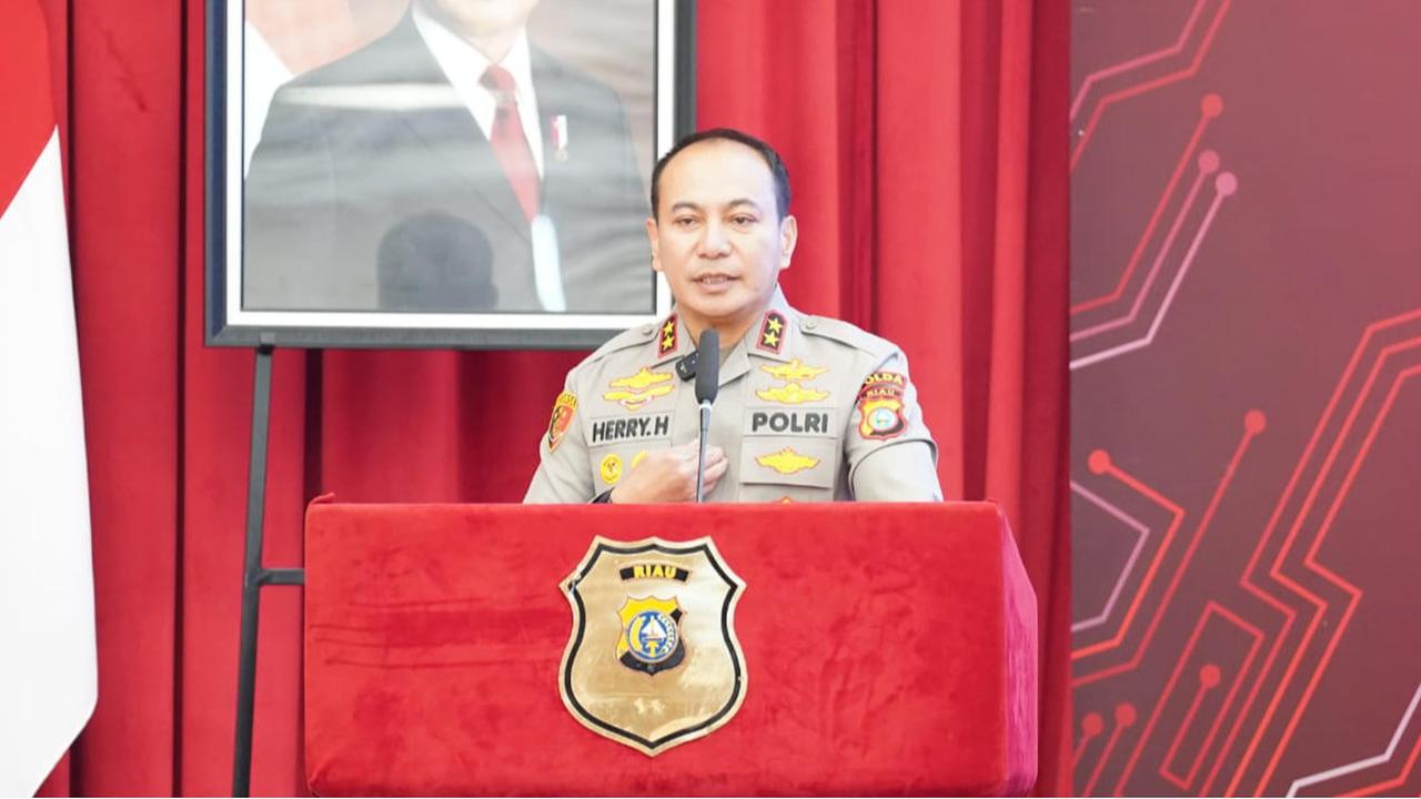 Pesan Tegas Jenderal Bintang Dua ke Polisi di Riau: Berani Dikritik, Duduk & Berdiri Lebih Rendah dari Masyarakat