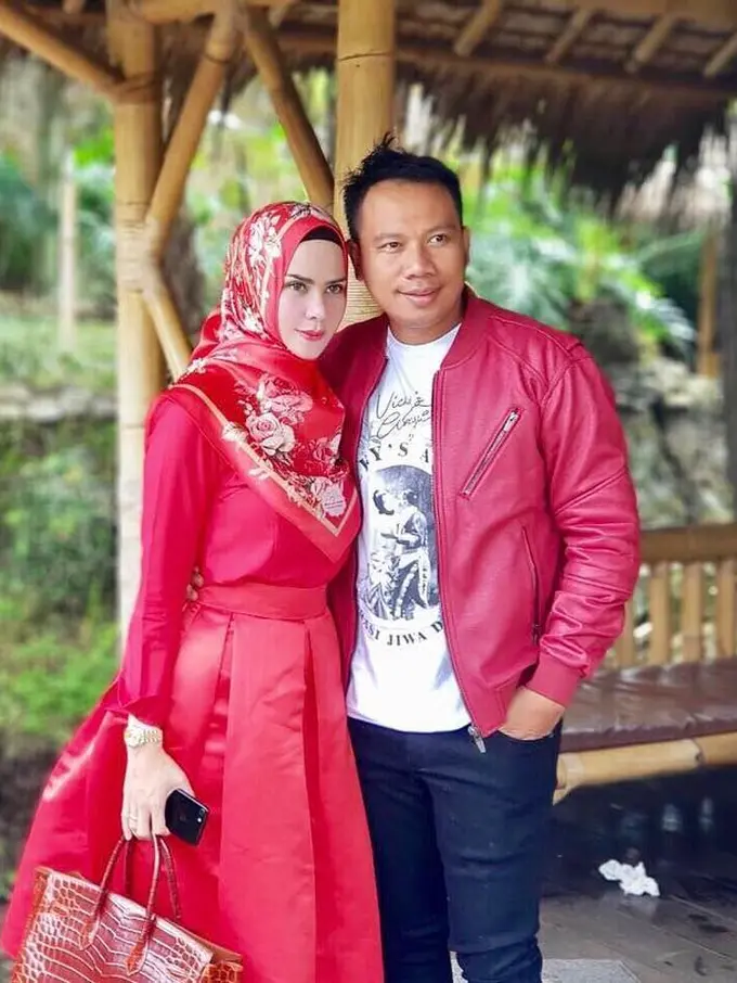 [Bintang] Agel Lelga dan Vicky Prasetyo