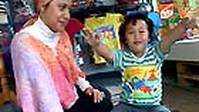 Kaos Cerdas, Kaos Edukasi
