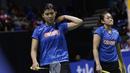 Pasangan Mutiara Cardinal, Dea Giovani/Yulfira Barkah, saat melawan wakil Jaya Raya, Greysia Polii/Apriyani Rahayu, pada Kejurnas PBSI di Britama Arena, Sabtu (22/12). Jaya Raya menjadi juara Kejurnas PBSI 2018. (Bola.com/M Iqbal Ichsan)