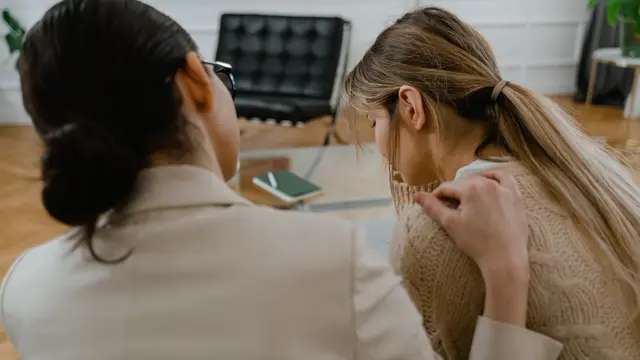 Tanyakan mengenai pemikiran bunuh dirinya