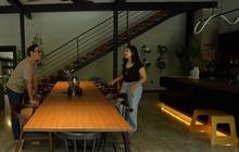 Potret Dapur di Rumah Nabila Putri, Minimalis Padukan Nuansa Hitam dengan Unsur Kayu yang Homey Sekali