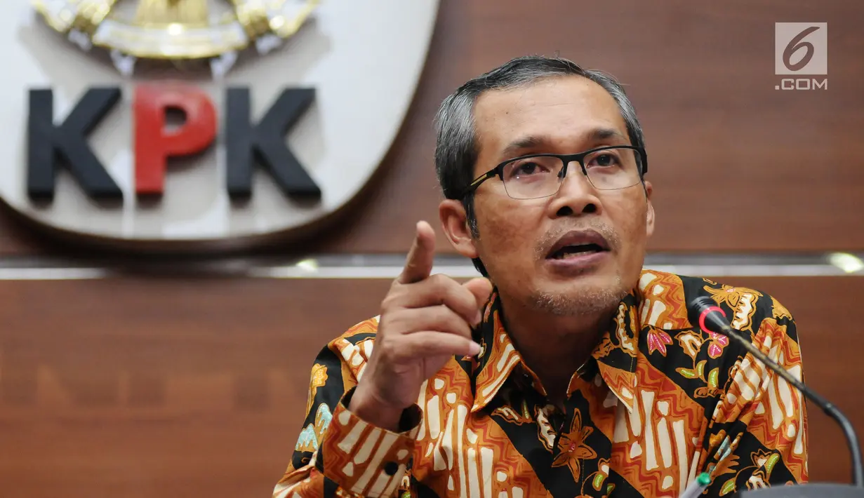 Wakil Ketua KPK Alexander Marwata memberi keterangan di Gedung KPK, Jakarta, Kamis (14/9). Keterangan terkait operasi tangkap tangan Bupati Batubara, OK Arya Zulkarnain. (Liputan6.com/Helmi Fithriansyah)