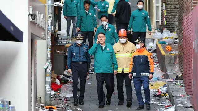 Presiden Korea Selatan Sambangi Lokasi Tragedi Halloween Itaewon