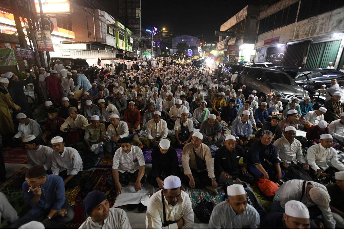 Ribuan jemaah berburu malam Lailatul Qadar di Bogor
