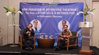(Dari kiri ke kanan), Prof. Dr. dr. Ismail Hadi Soebroto Dilogo, Sp.O.T. Subsp.P.L (K) & Prof. Dr. dr. Andri Maruli Tua Lubis, Sp.OT (K) soal stem cells, (20/12/2024), Foto: Siloam Hospitals.