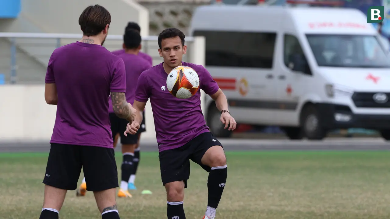 Foto: Dibohongi Vietnam, Timnas Indonesia Masih Latihan di Lapangan yang Buruk Jelang Hadapi Timor Leste di SEA Games 2021