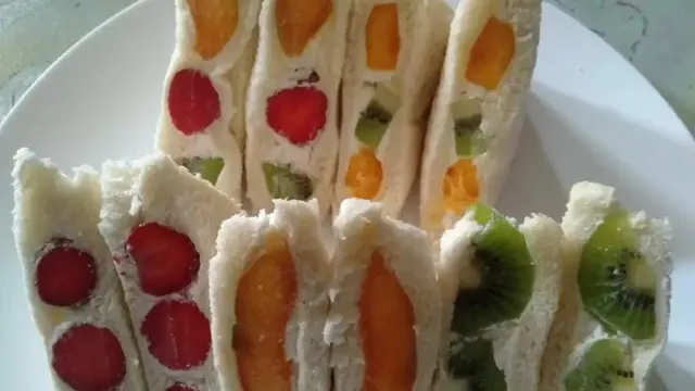 Sandwich buah