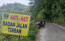 Pemudik Diimbau Waspada, Kondisi Jalan Talamau Pasaman Barat Masih Rawan Terban