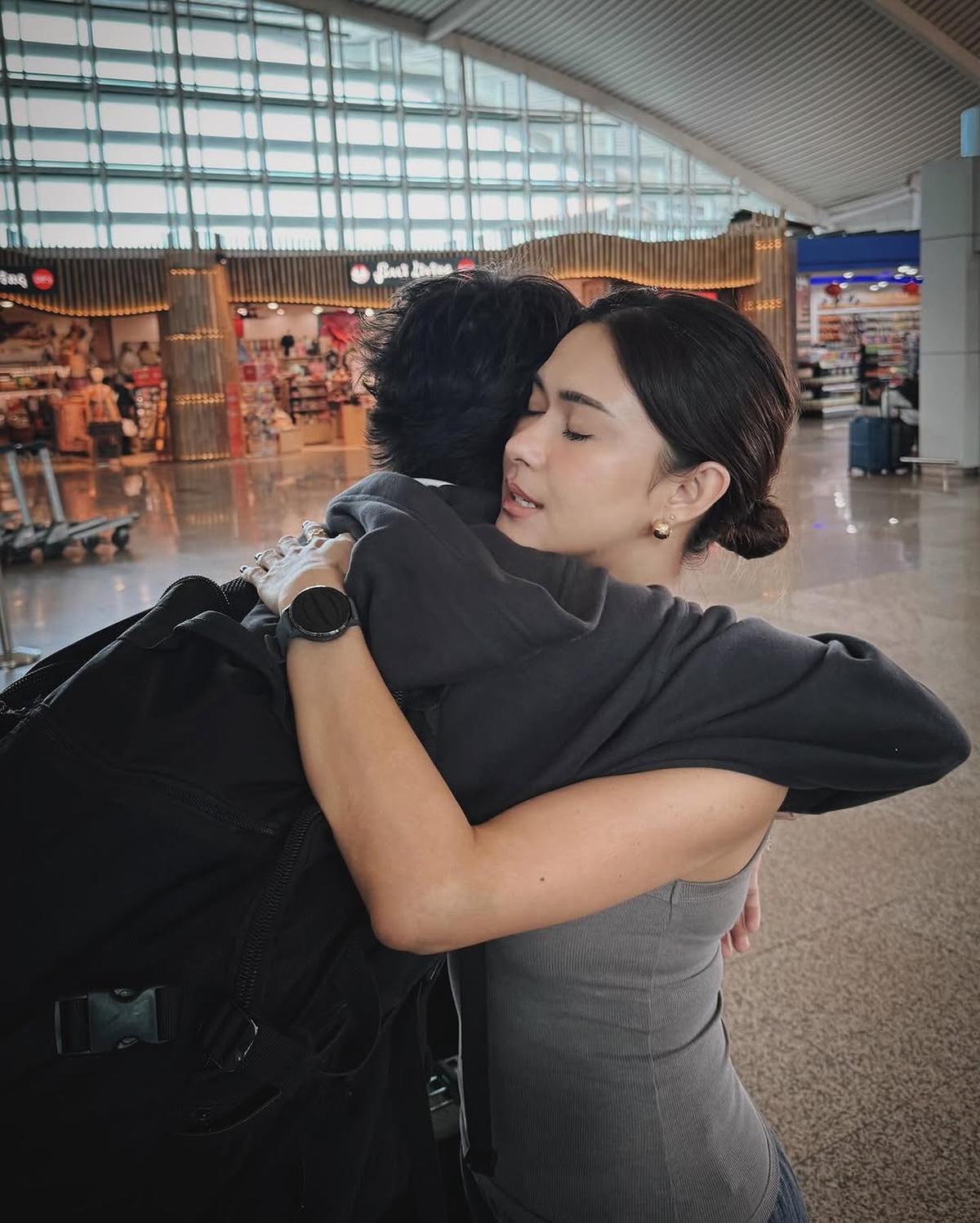 Potret Nana Mirdad dan Andre White Antar sang Anak Jason Deandra Berangkat Kuliah ke Aussie