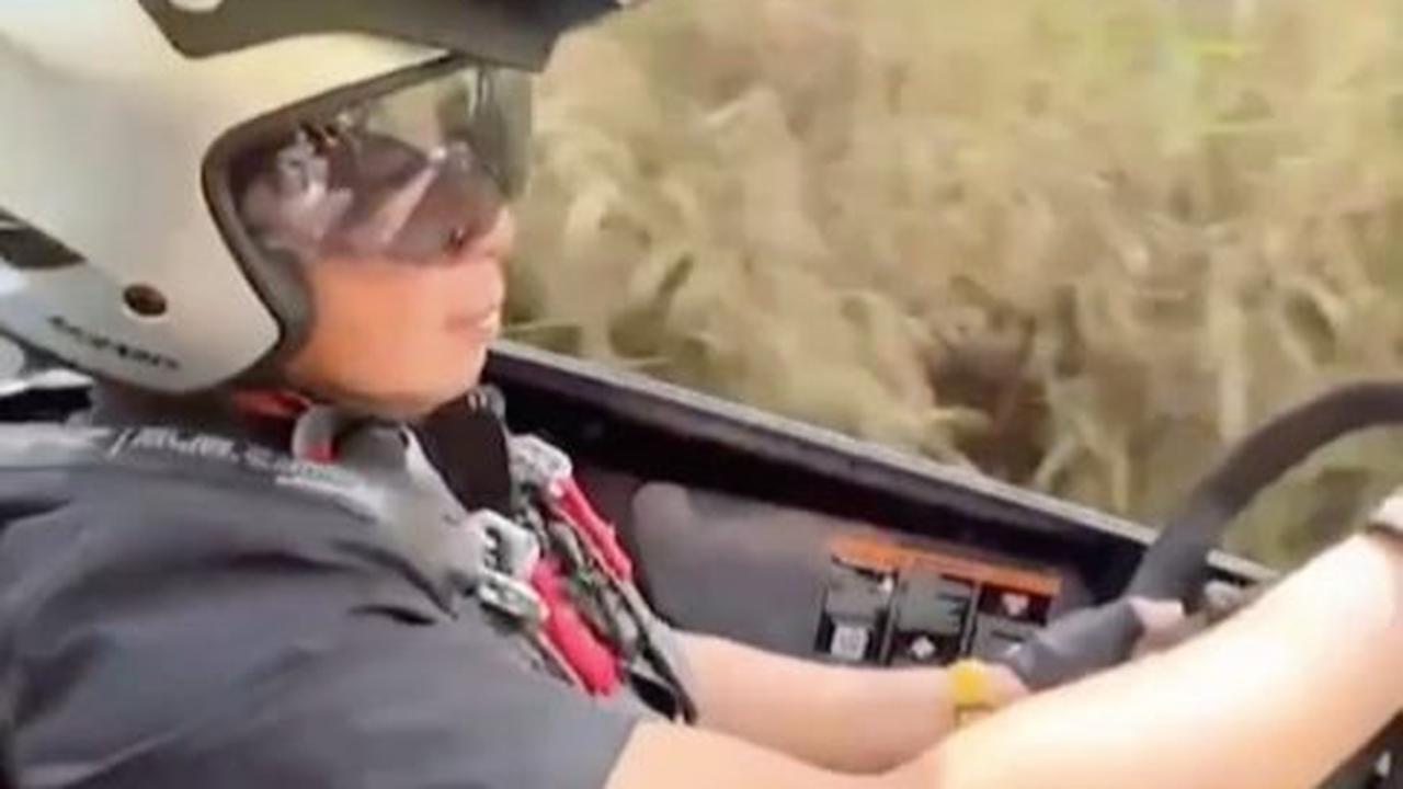 Panglima TNI Offroad Nyetir Sendiri<br>