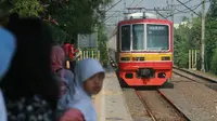 Lokomotif Anjlok di Stasiun Pasar Senen, KRL Lintas Cikarang Terganggu