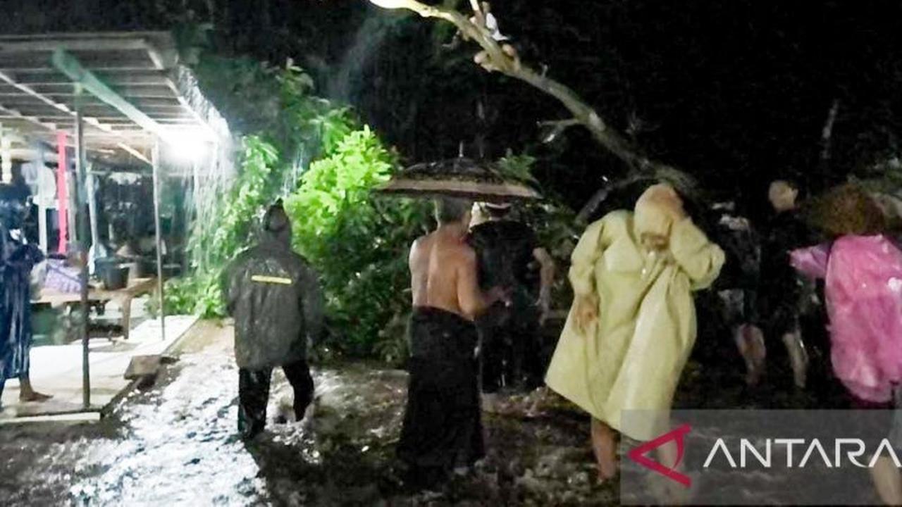 Puluhan Rumah Warga Terendam, Banjir Situbondo Landa Bungatan Akibat Luapan Sungai