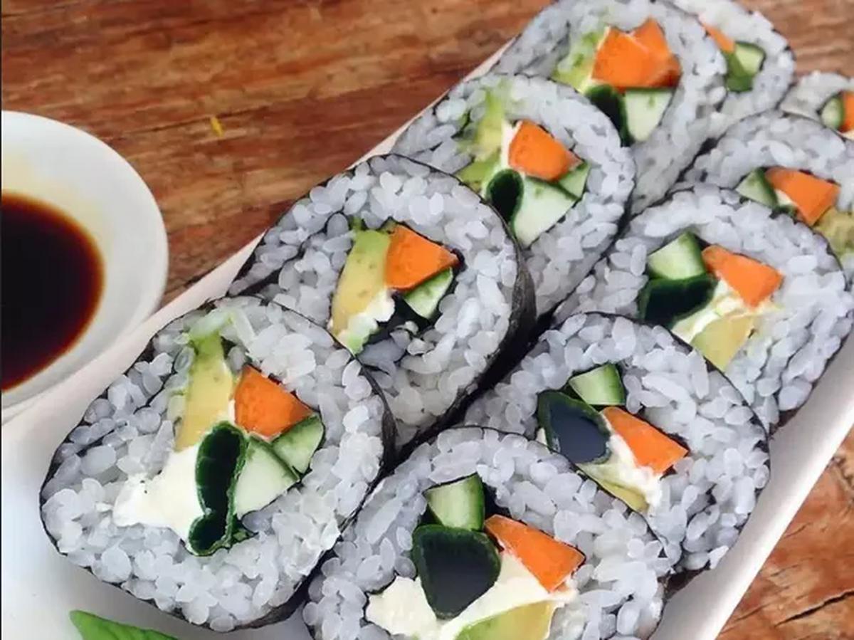 5. Resep Sushi Chicken Futomaki<br>