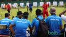 Para Atlet Panahan asal Lampung, saat beraksi pada Kualifikasi PON XIX-2016 Jawa Barat di Lapangan Panahan Senayan, Jakarta, Selasa (24/11/2015). (Bola.com/Nicklas Hanoatubun)