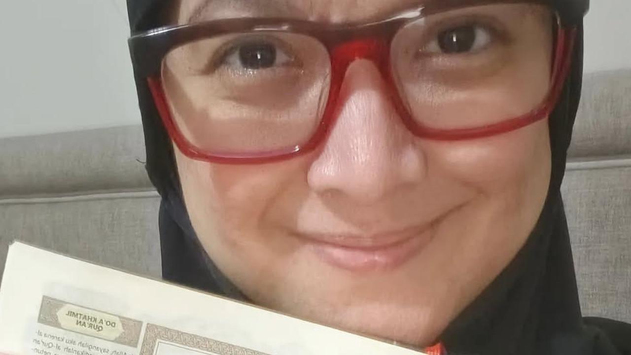 Tangis Haru Andhara Early Usai Khatam Quran Kelima Kalinya, Akui Tak Menyangka Bisa Selesai saat Adzan Magrib