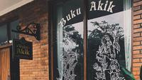 Toko Buku Akik, toko buku bergaya vintage di Yogyakarta. (Dok. Instagram/@bukuakik/https://www.instagram.com/p/CSgMKwBljFT/)