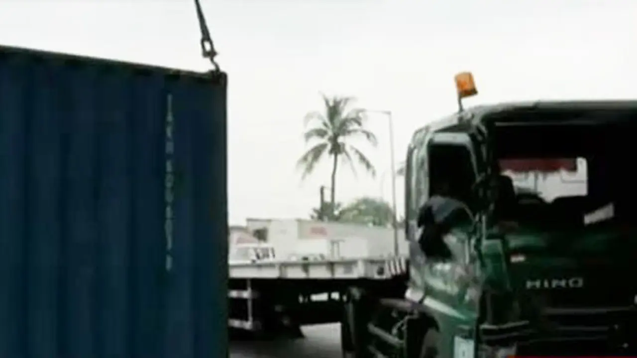 Truk Terguling Pademangan