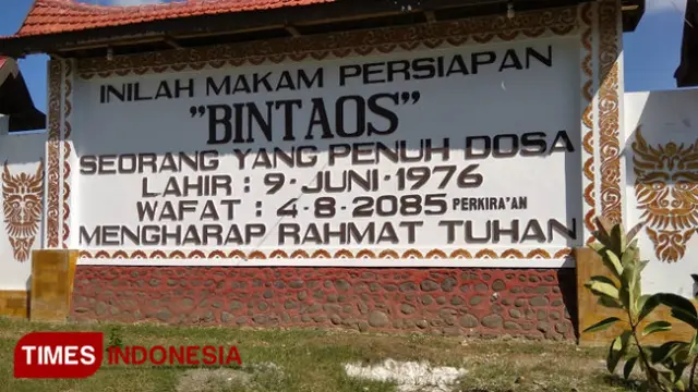 Batu Nisan Raksasa di Probolinggo Menuai Protes
