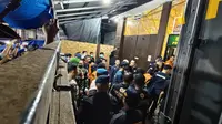 Korban Perempuan Pesawat ATR 42-500 Tiba di RS Bhayangkara, Dokpol Lakukan Identifikasi