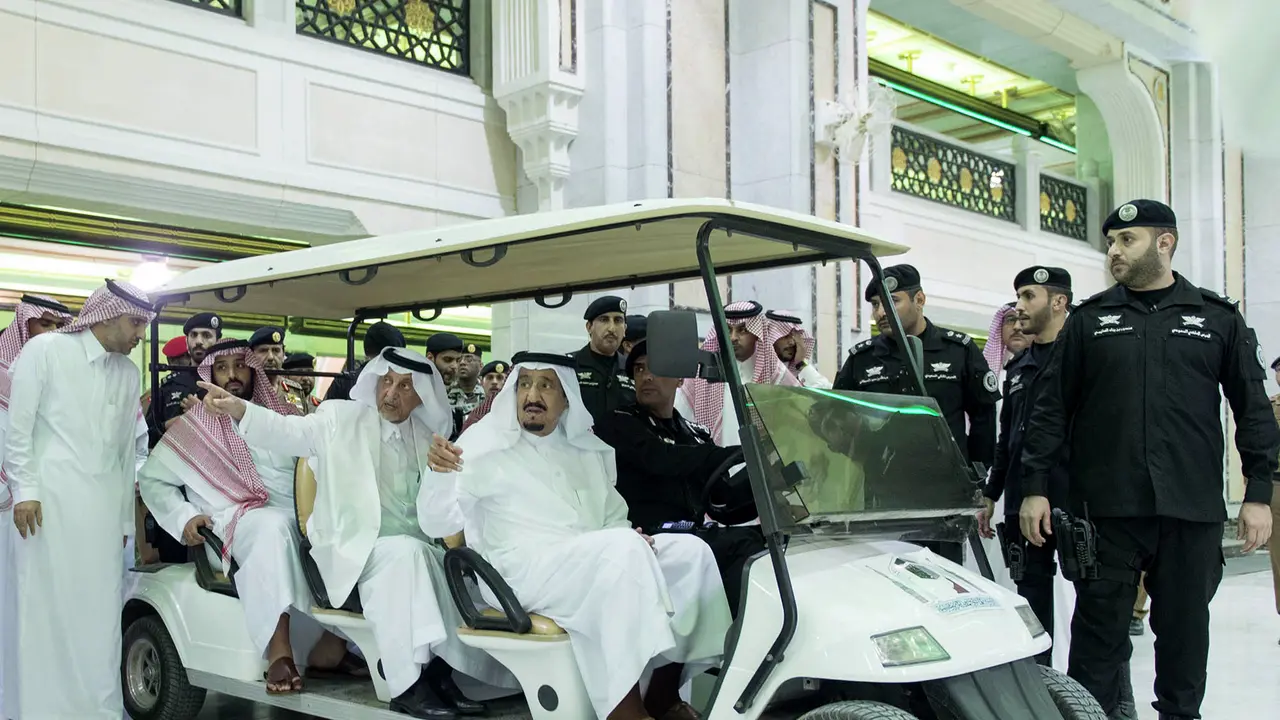 20150913-Raja Arab Saudi Kunjungi Korban Crane-Mekah