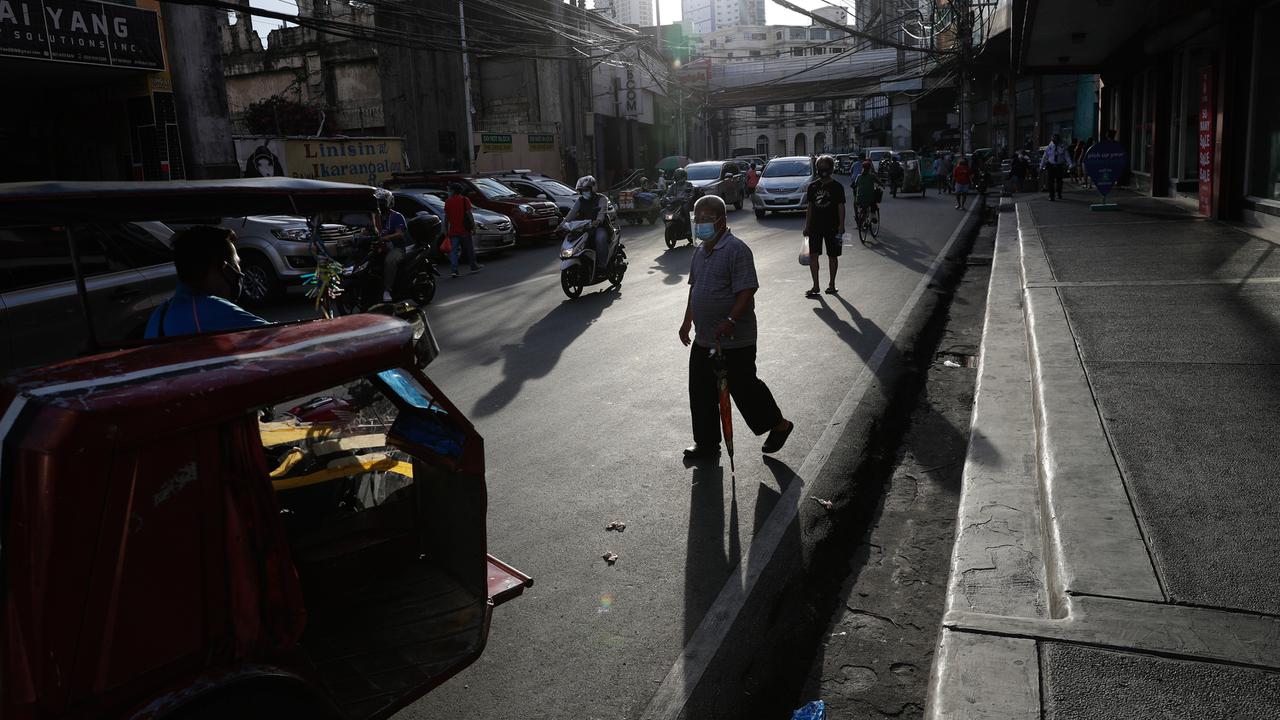Filipina Longgarkan Lockdown