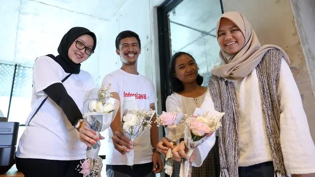 Komunitas Daur Bunga: Bagikan Semangat dan Kebahagiaan Lewat Bunga Bekas