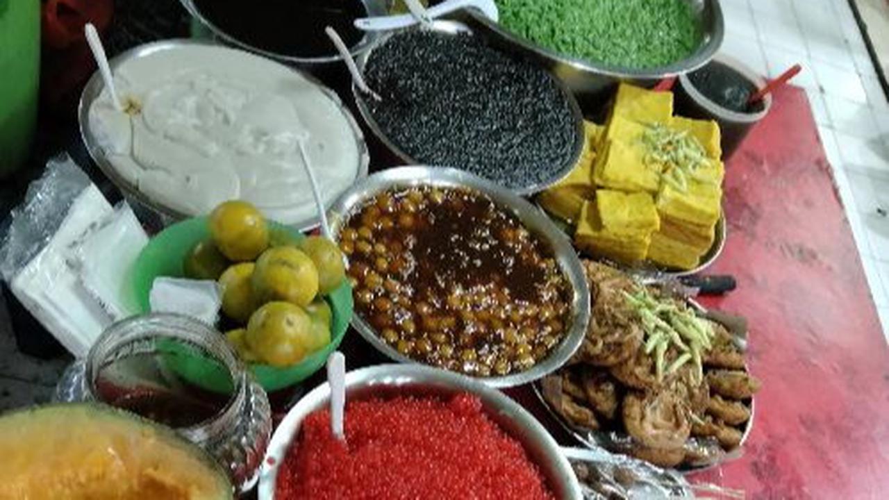 Dawet campur khas Pasar Blauran Surabaya
