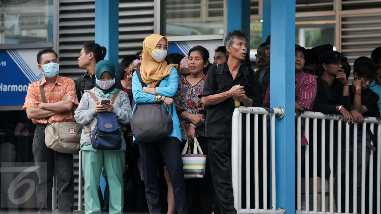 Transjakarta Kejar 185 Juta Penumpang Setahun-Jakarta- Yoppy Renato-20170427