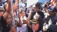 [VIDEO] Tutup Lokalisasi Prostitusi, Walikota Surabaya Didemo