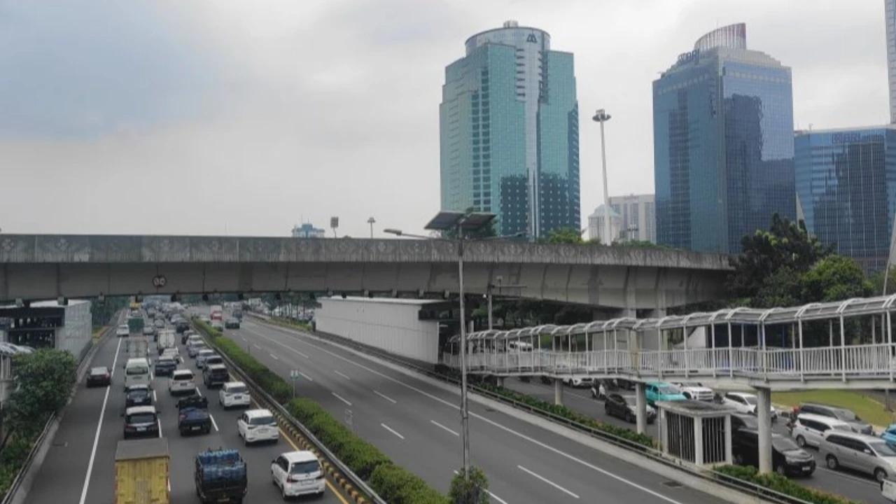 Cuaca Jakarta Hari Ini Diprediksi Berawan dari Siang sampai Malam