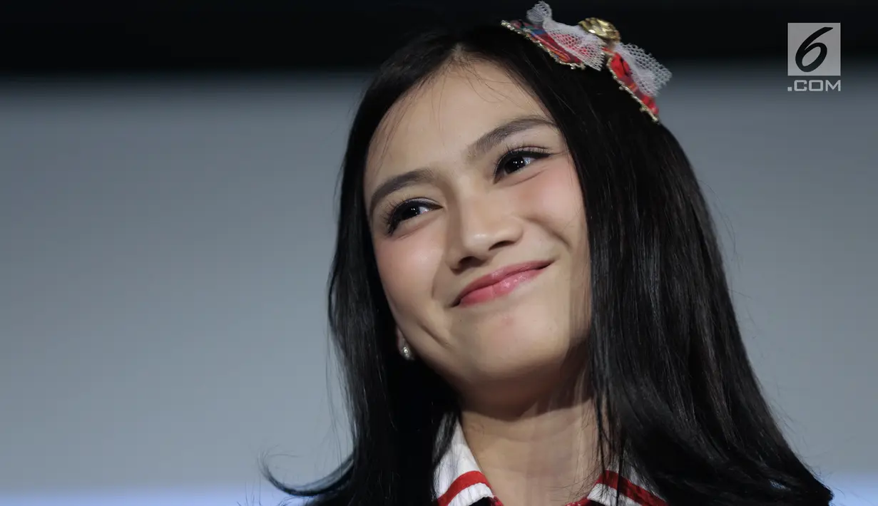 FOTO2: Melody JKT48 saat jumpa pers konser Melody Graduation di Jakarta, Jumat (16/3). Manajemen mengajak para wota (penggemar musik Jepang) melihat sejenak perjalanan musik Melody sejak pertama kali di JKT48. (Liputan6.com/Faizal Fanani)
