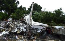 Pesawat kargo jatuh, puluhan penumpang tewas bergelimpangan di Sudan