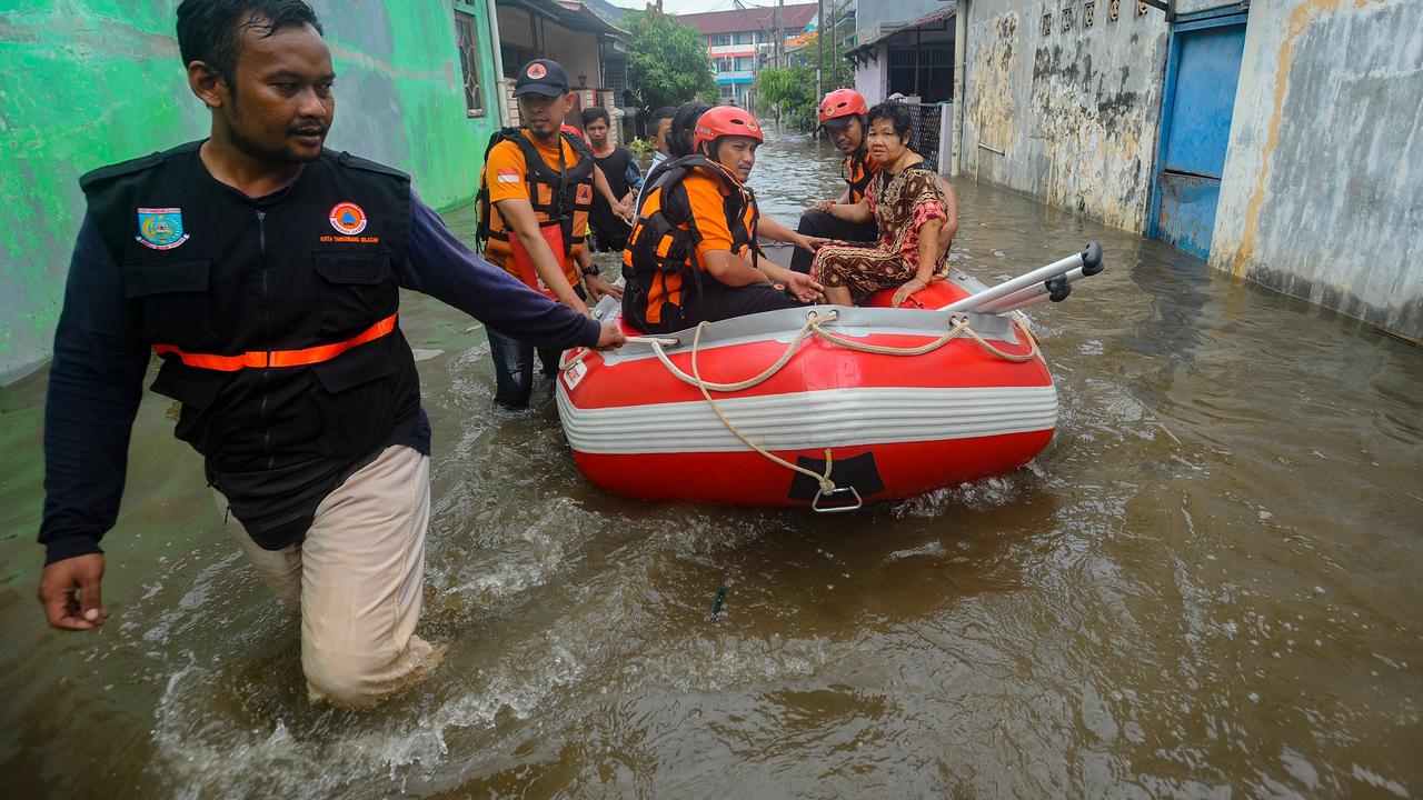 Banjir rendam Perumahan Taman Mangu Indah di Tangerang Selatan