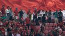 Para suporter Timnas Indonesia menyaksikan laga Piala AFF melawan Filipina pada laga Piala AFF 2016 di Philippine Sports Stadium, Filipina, Selasa (22/11/2016). Kedua tim bermain imbang 2-2. (Bola.com/Nicklas Hanoatubun)