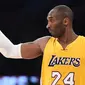 Ekspresi Kobe Bryant saat pertandingan LA Lakers melawan Miami Heat dalam laga basket NBA di Staples Center, Los Angeles, California, AS, (13/1/2015). (AFP/Robyn Beck)