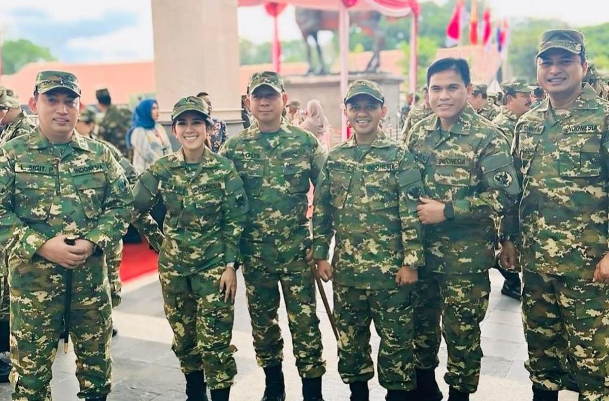 Penampilan Cantik Menteri Meutya