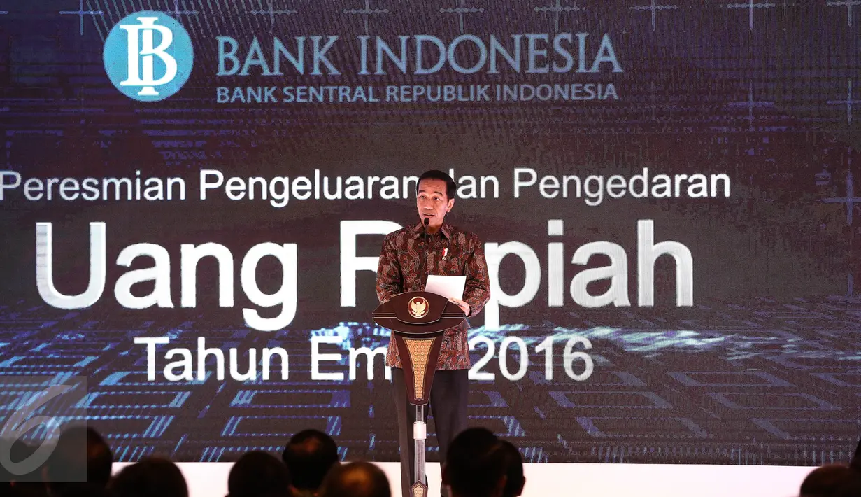 Presiden Joko Widodo (Jokowi) memberi sambutan dalam peluncuran uang rupiah baru dengan tahun emisi 2016 di Jakarta, Senin (19/12). Sebanyak tujuh uang rupiah kertas dan empat uang rupiah logam diperkenalkan kepada masyarakat. (Liputan6.com/Faizal Fanani)