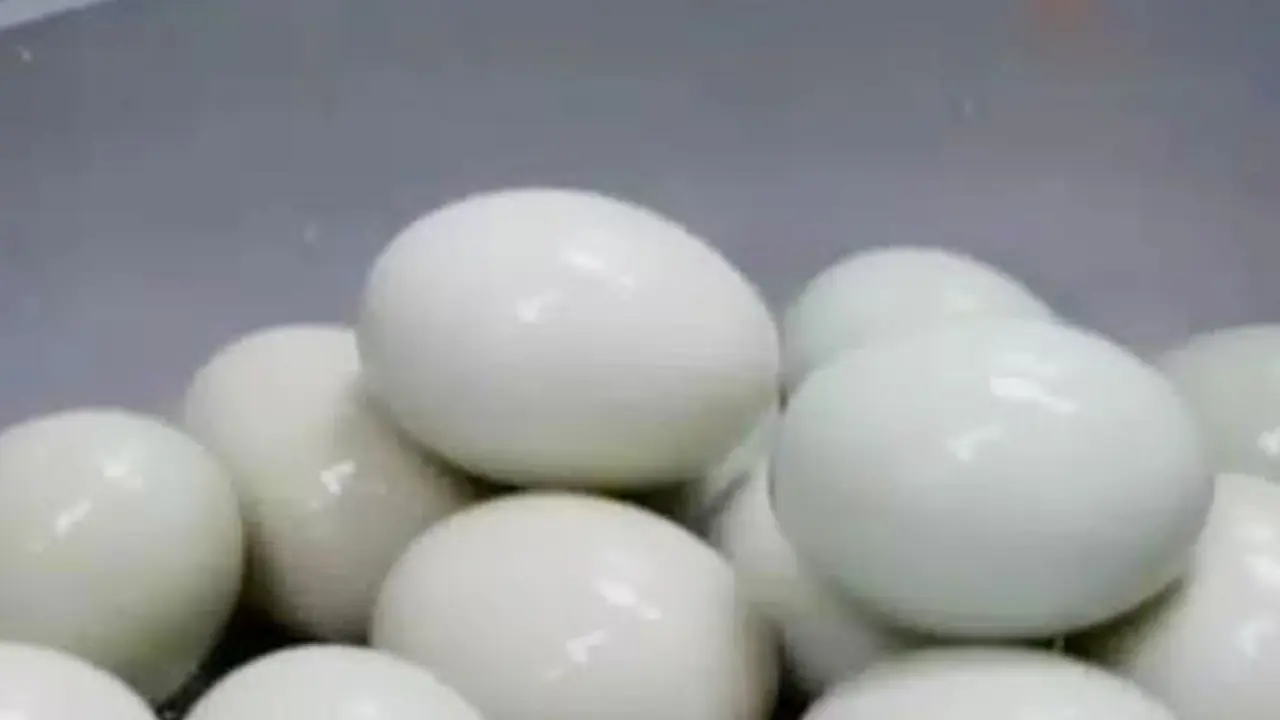 VIDEO: Unik, Kreasi Kuliner Telur Asin Rasa Soto