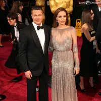 Angelina Jolie dan Brad Pitt (via purepeople.com)