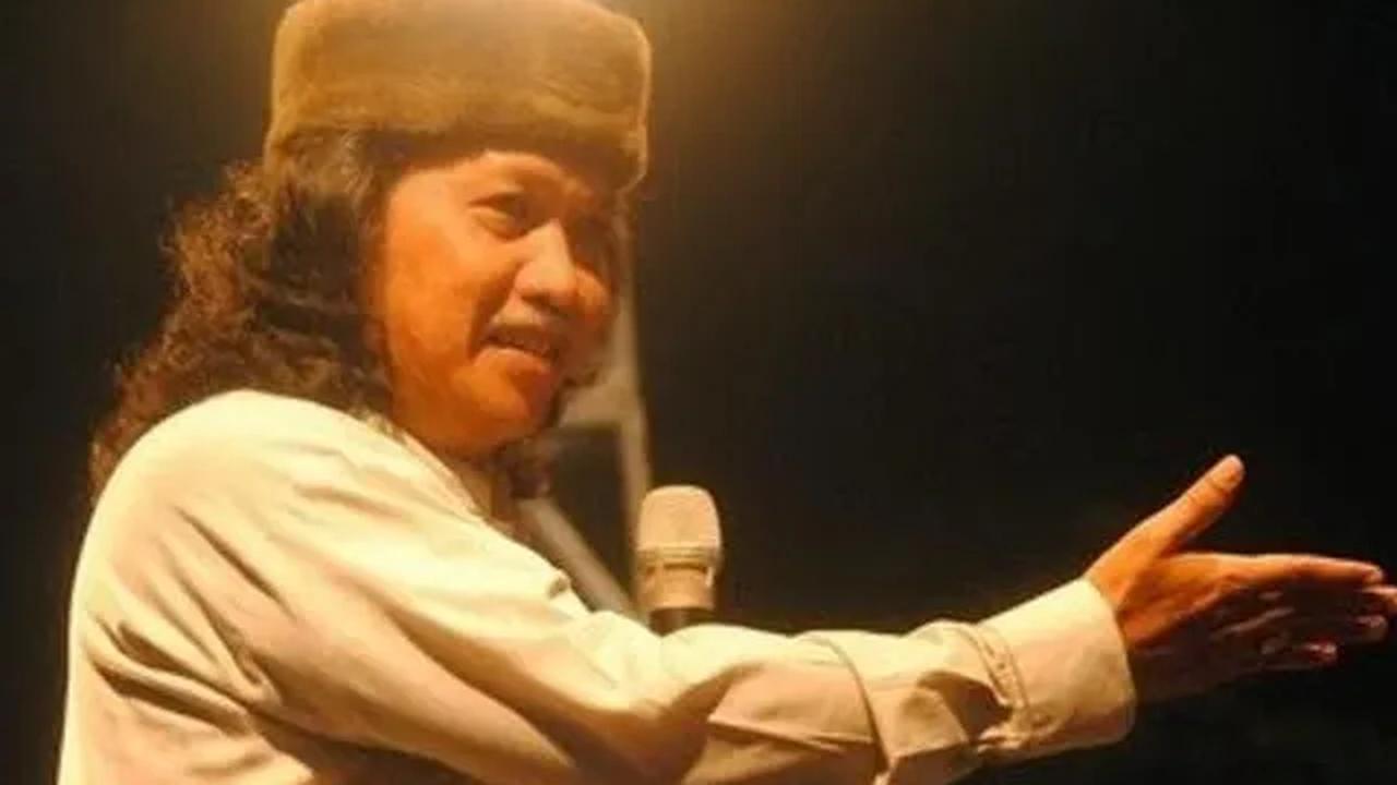"Alhamdulillah, kondisi CN (Cak Nun) hari ini membaik. Masih butuh istirahat di rumah sakit,"
