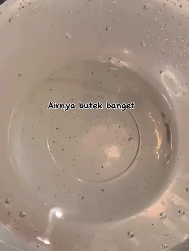 Cukup Gunakan 1 Bahan Dapur, Ini Cara Bersihkan Lapisan Lilin pada Anggur
