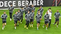 Para pemain Jerman saat sesi latihan jelang laga persahabatan di Koln, Rabu (7/10/2020). Jerman akan berhadapan dengan Turki. (AP Photo/Martin Meissner)