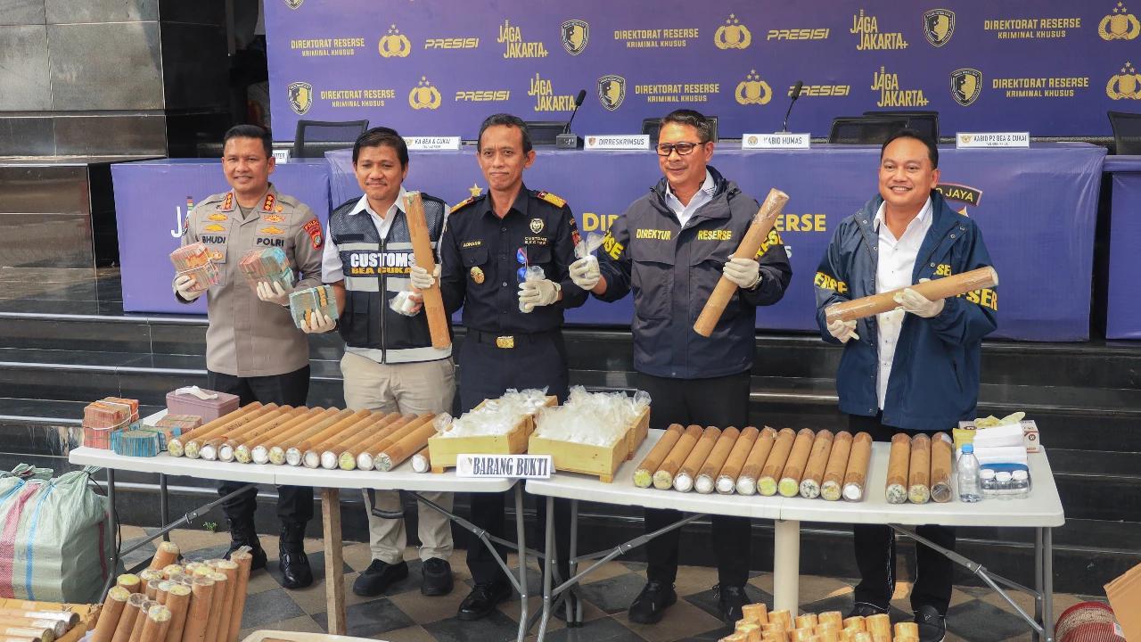 Bea Cukai Tanjung Priok dan Polda Metro Jaya Gagalkan Penyelundupan Merkuri di Pelabuhan Tanjung Priok