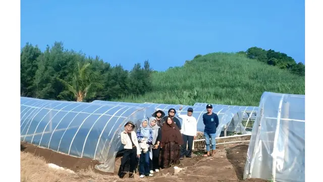Universitas Pembangunan Nasional Veteran Jawa Timurluncurkan program Sinergi Agromaritim untuk Pengembangan Produksi Garam Berkelanjutan dan Pemberdayaan Masyarakat Pesisir Selatan Kabupaten Blitar.