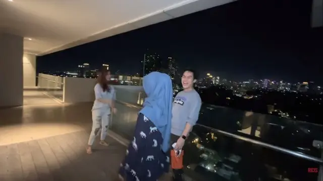Rumahnya Direnovasi, Ini 7 Potret Apartemen Baru Teuku Ryan dan Ria Ricis
